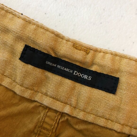 Urban Research Doors Mens Shorts Cotton Blend Beige 36 Measures 31" - Picture 3 of 4